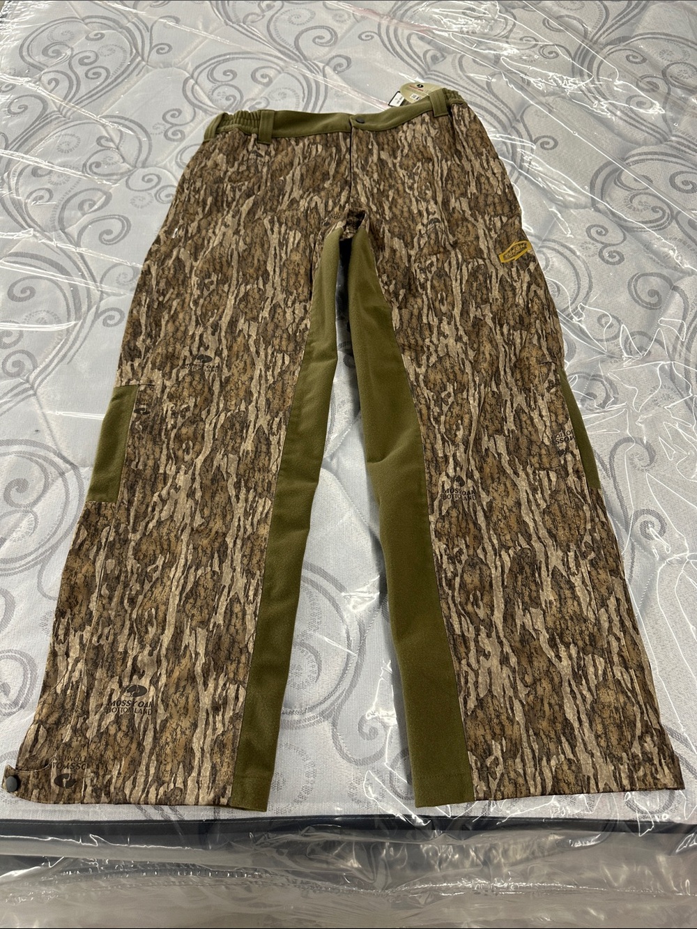 Mossy Oak Men's Camo Pants with Olive Side Panels
